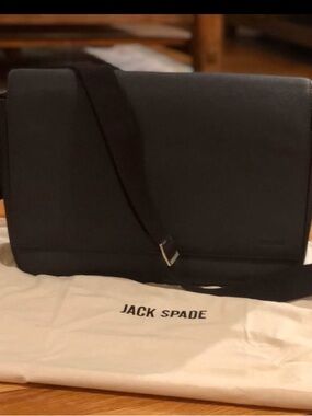 JACK SPADE Men's Barrow Messenger Bag Saffiano Leather. Black